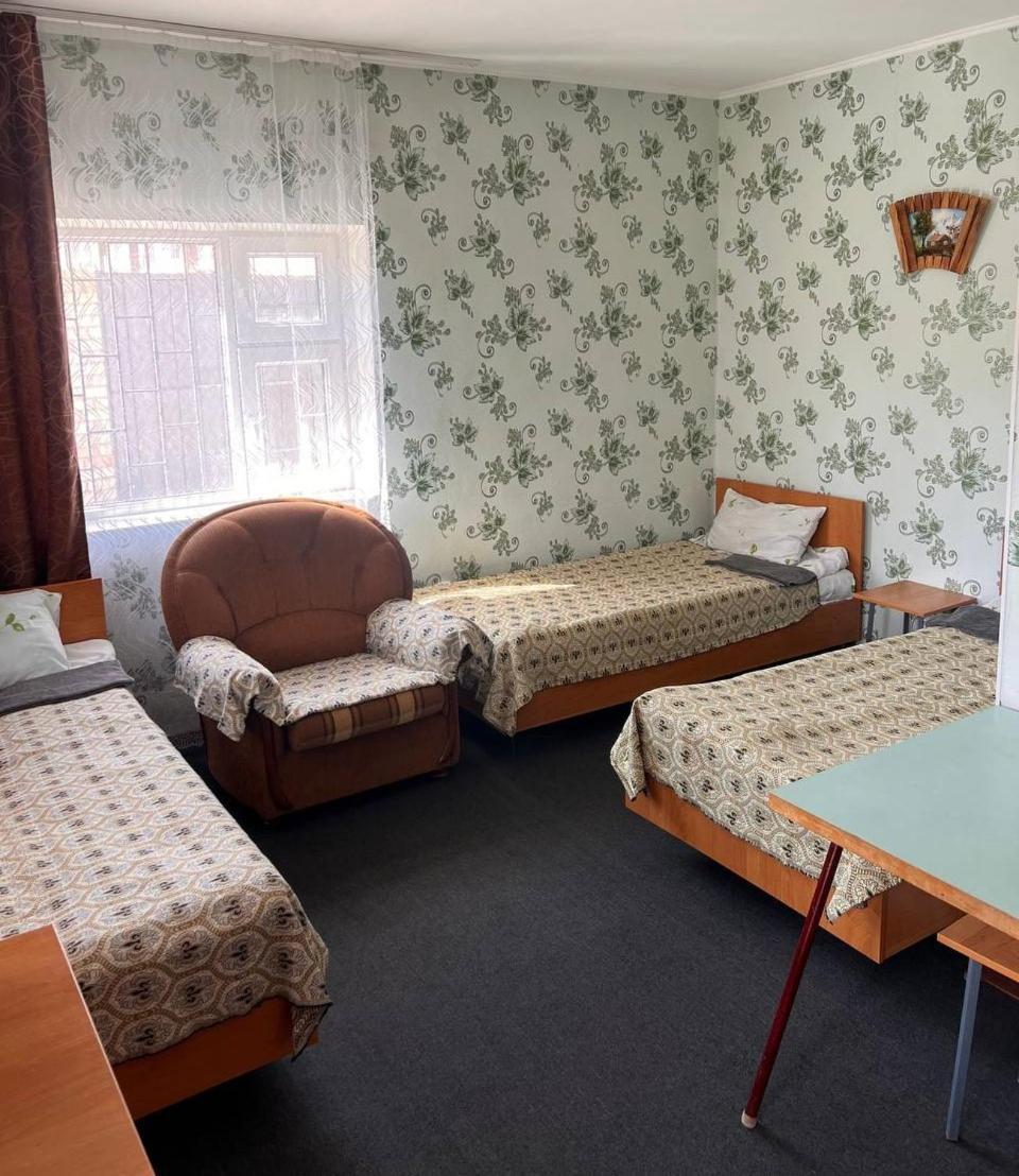 Podsolnukhi Guest House Чолпон-Ата Екстериор снимка