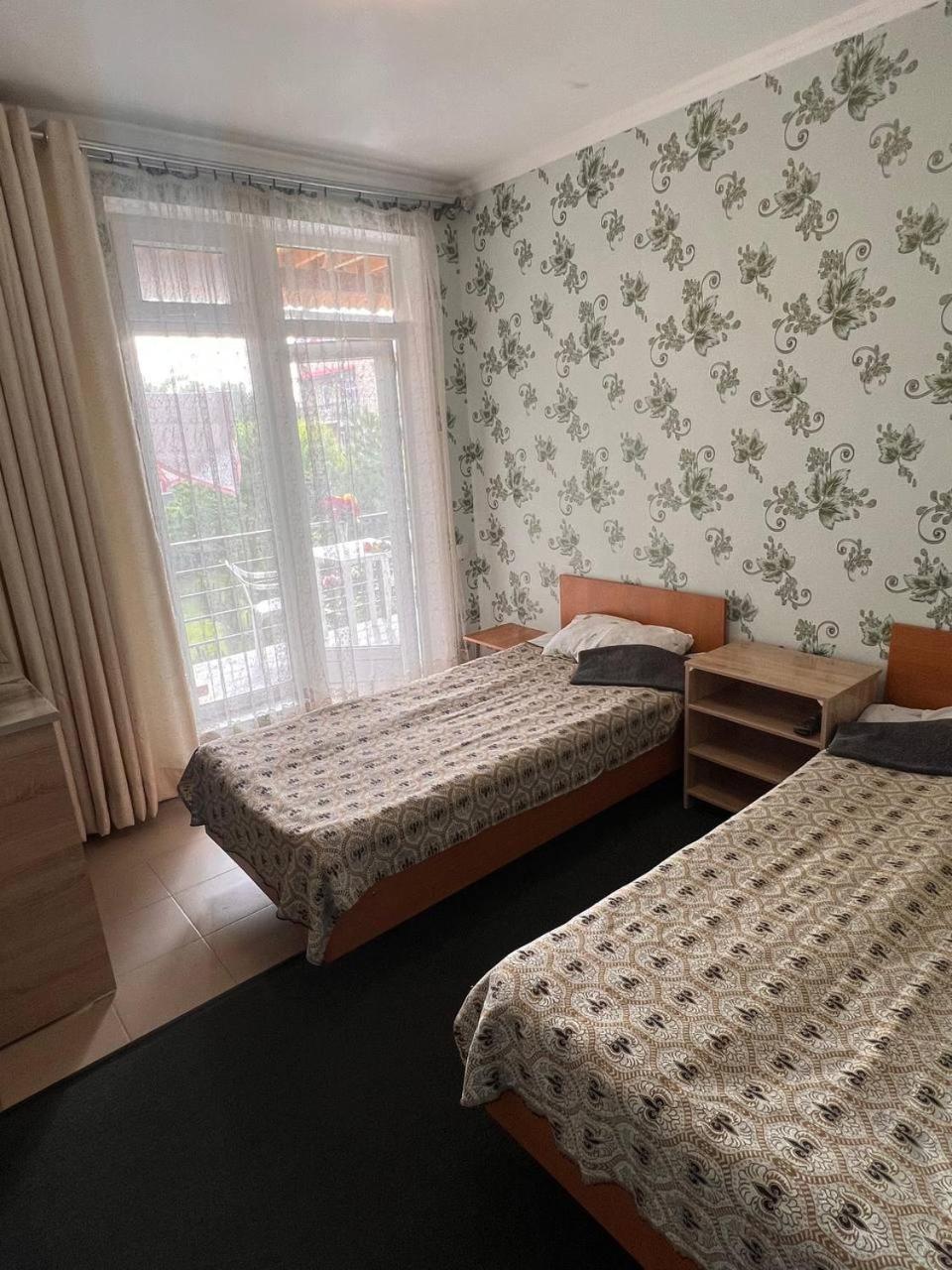 Podsolnukhi Guest House Чолпон-Ата Екстериор снимка