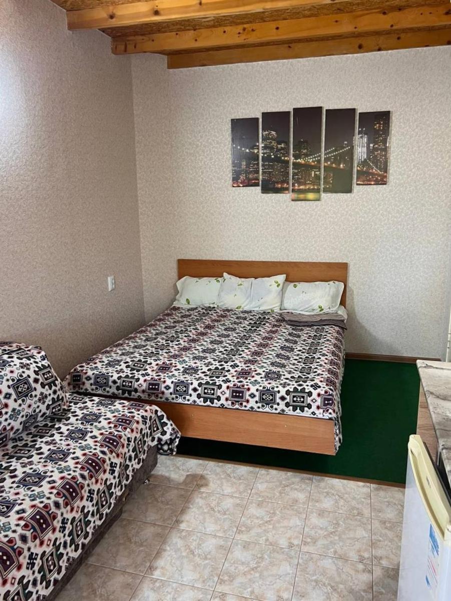 Podsolnukhi Guest House Чолпон-Ата Екстериор снимка