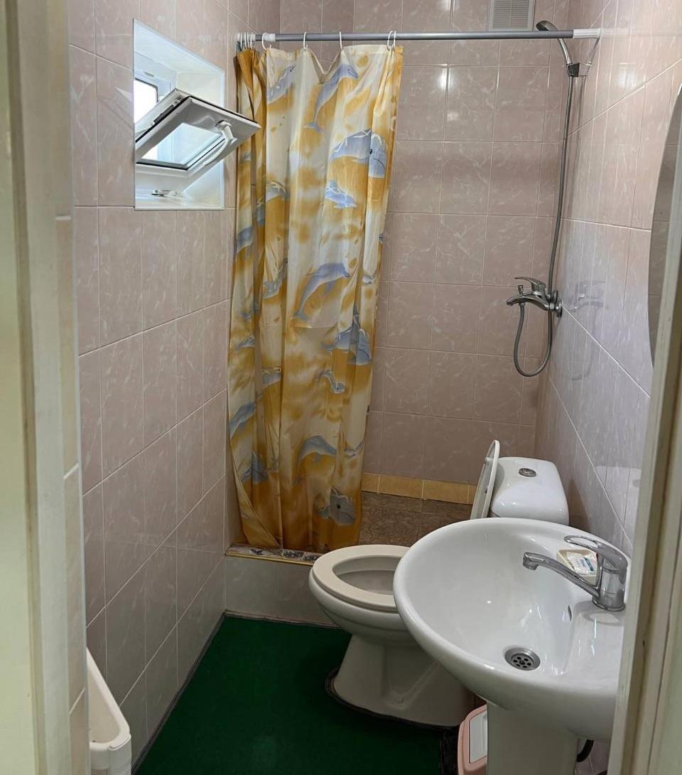 Podsolnukhi Guest House Чолпон-Ата Екстериор снимка