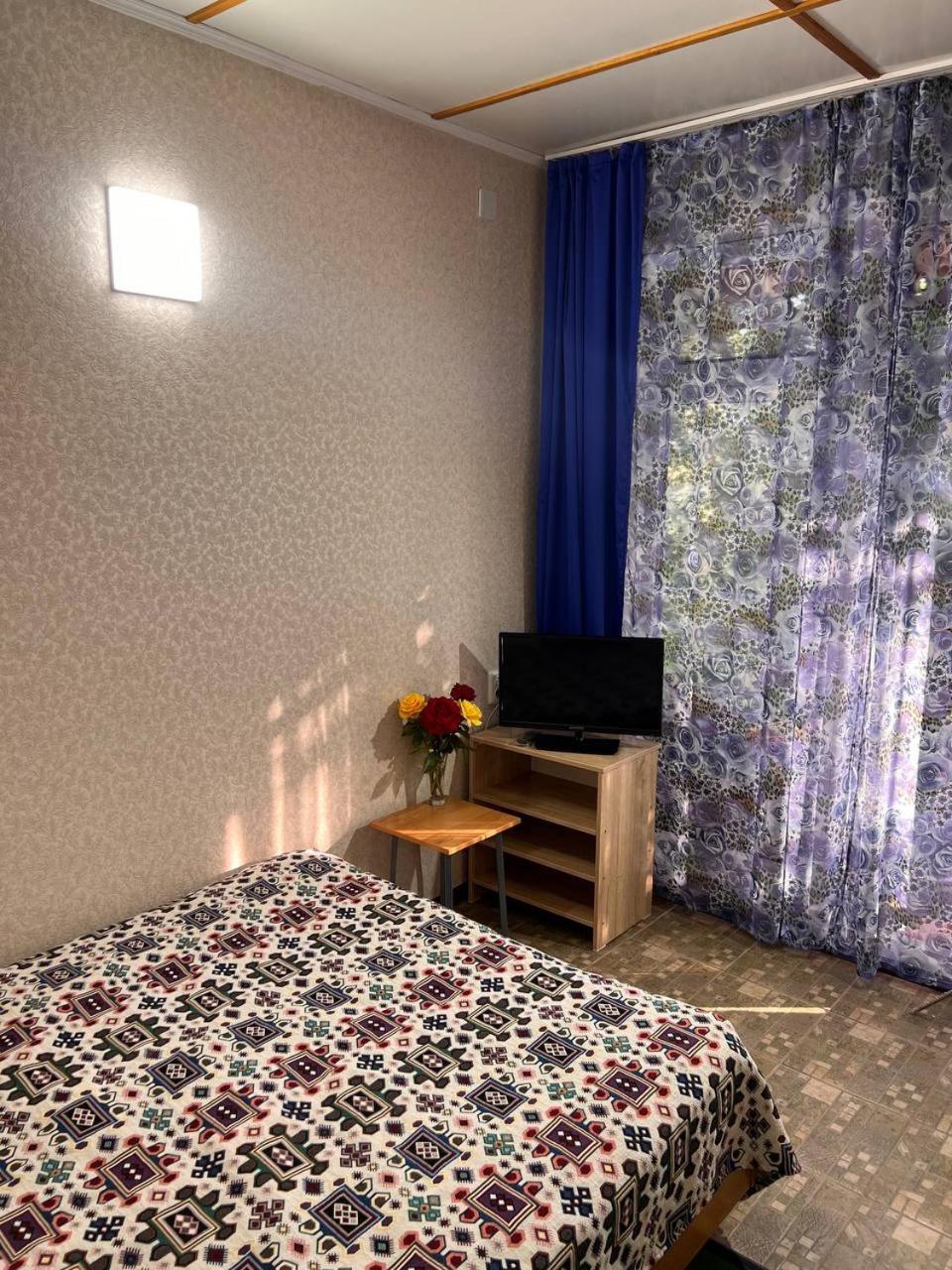 Podsolnukhi Guest House Чолпон-Ата Екстериор снимка