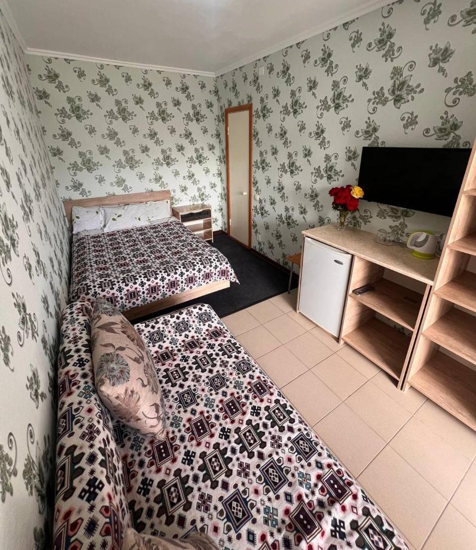 Podsolnukhi Guest House Чолпон-Ата Екстериор снимка