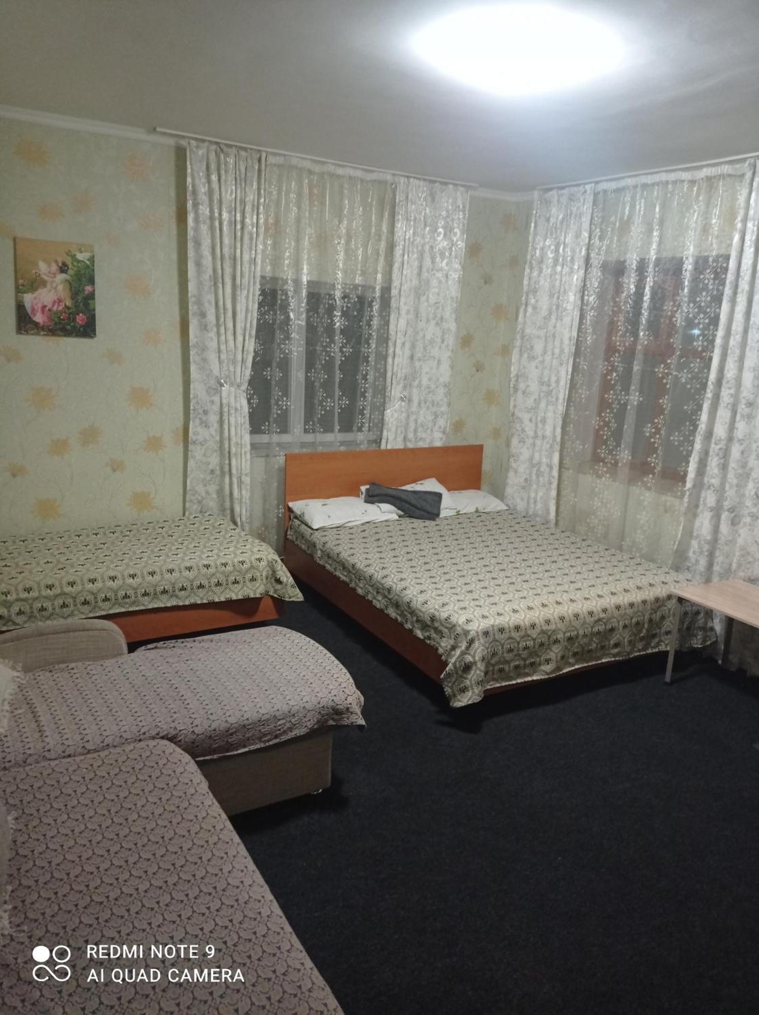 Podsolnukhi Guest House Чолпон-Ата Екстериор снимка